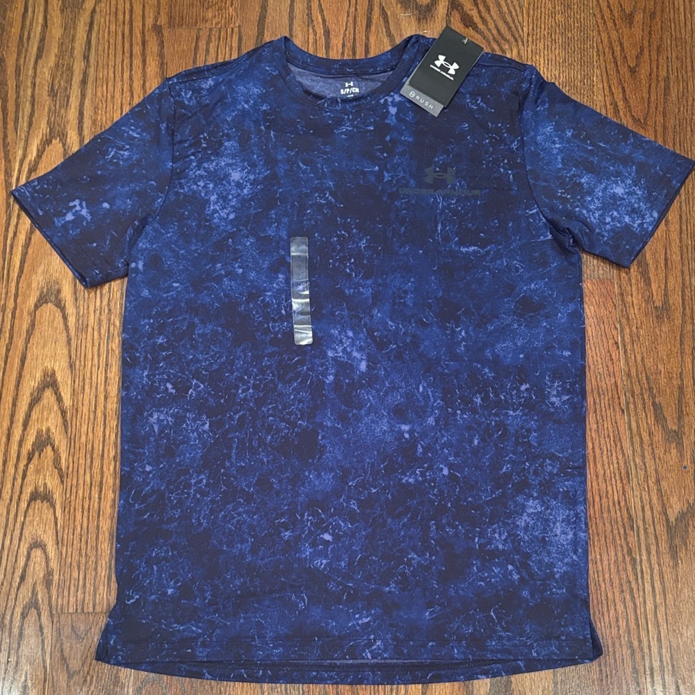 Under Armour men’s small Dri- fit tee. Blue multicolor.